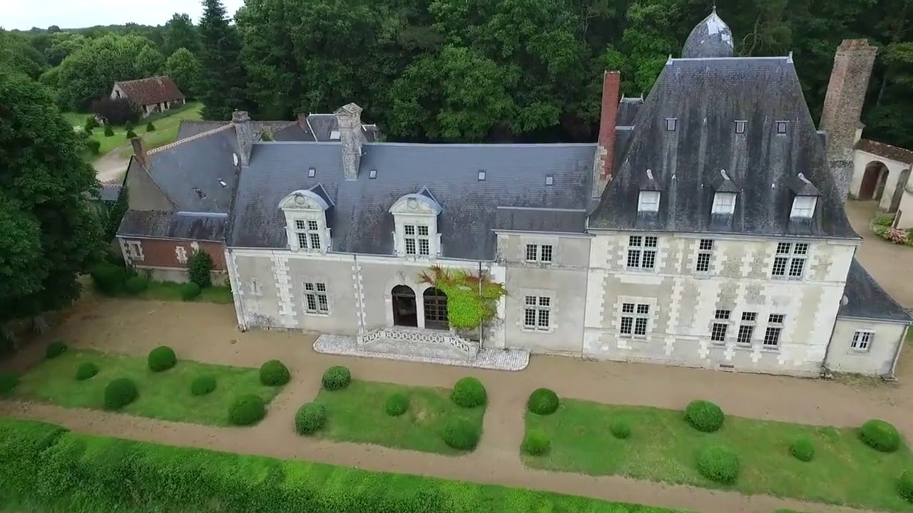 Le château Louise de la Vallière recrute